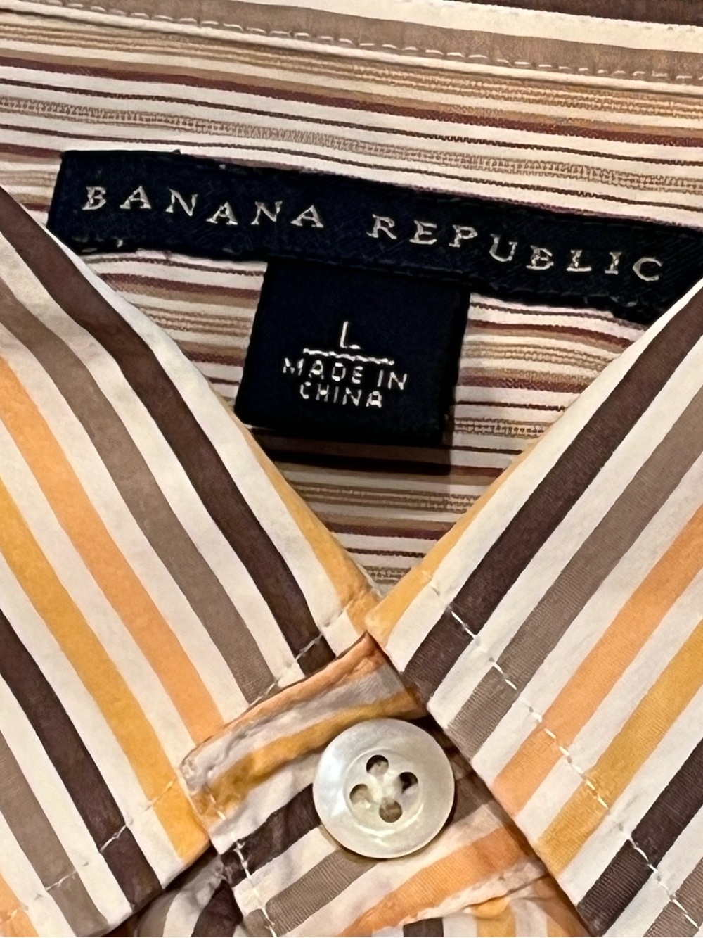 Banana Republic Men’s Size Large Button-Down Long-Sleeve Shirt!